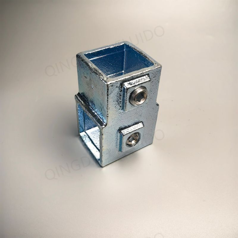 Galvanized Square Pipe Connector with 5mm Wall Thickness in Malleable Iron
