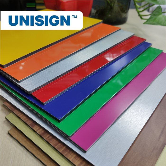 Fireproof Aluminum Composite Panels in 2mm to 6mm Thickness2.