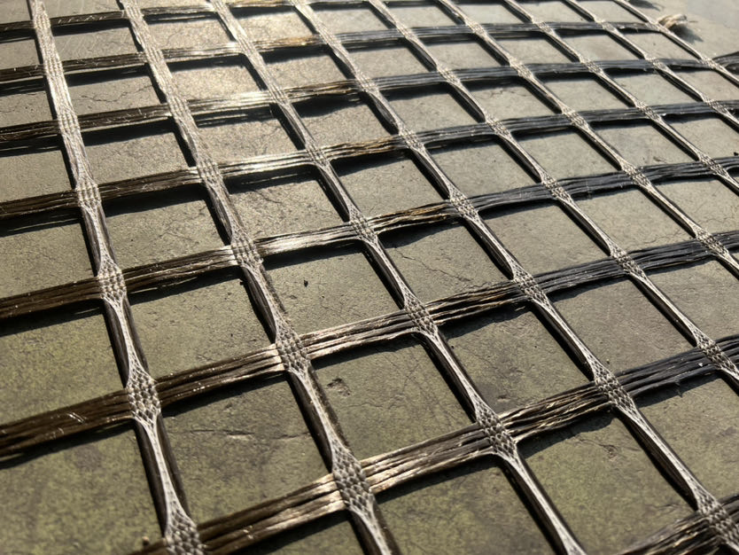 Bitumen Coating Fiberglass Geogrid Asphalt Reinforcement Fiberglass Geogrid Price