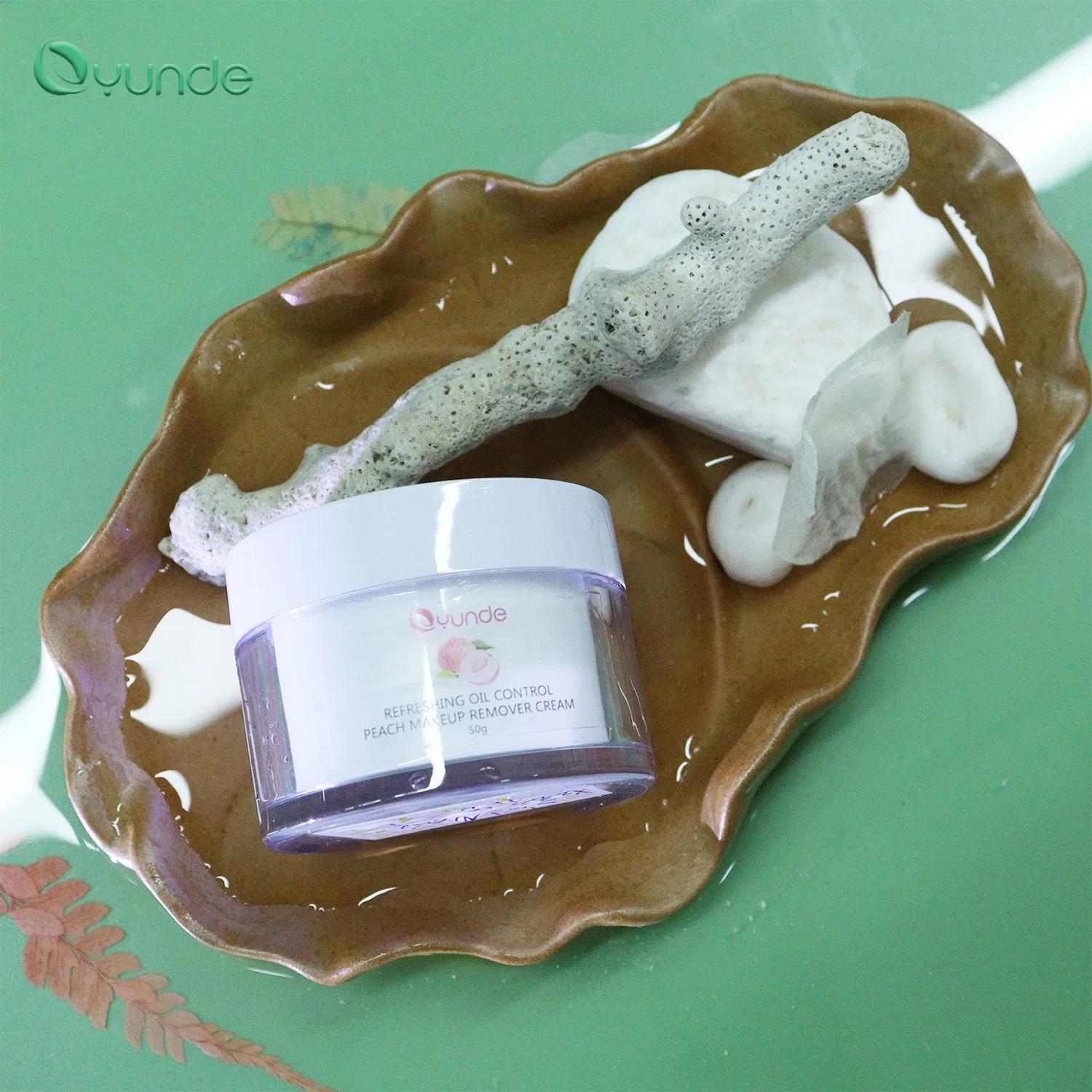 Oyunde Luxurious Makeup Cream Effortlessly Cleanses Skin and Locks Moisture