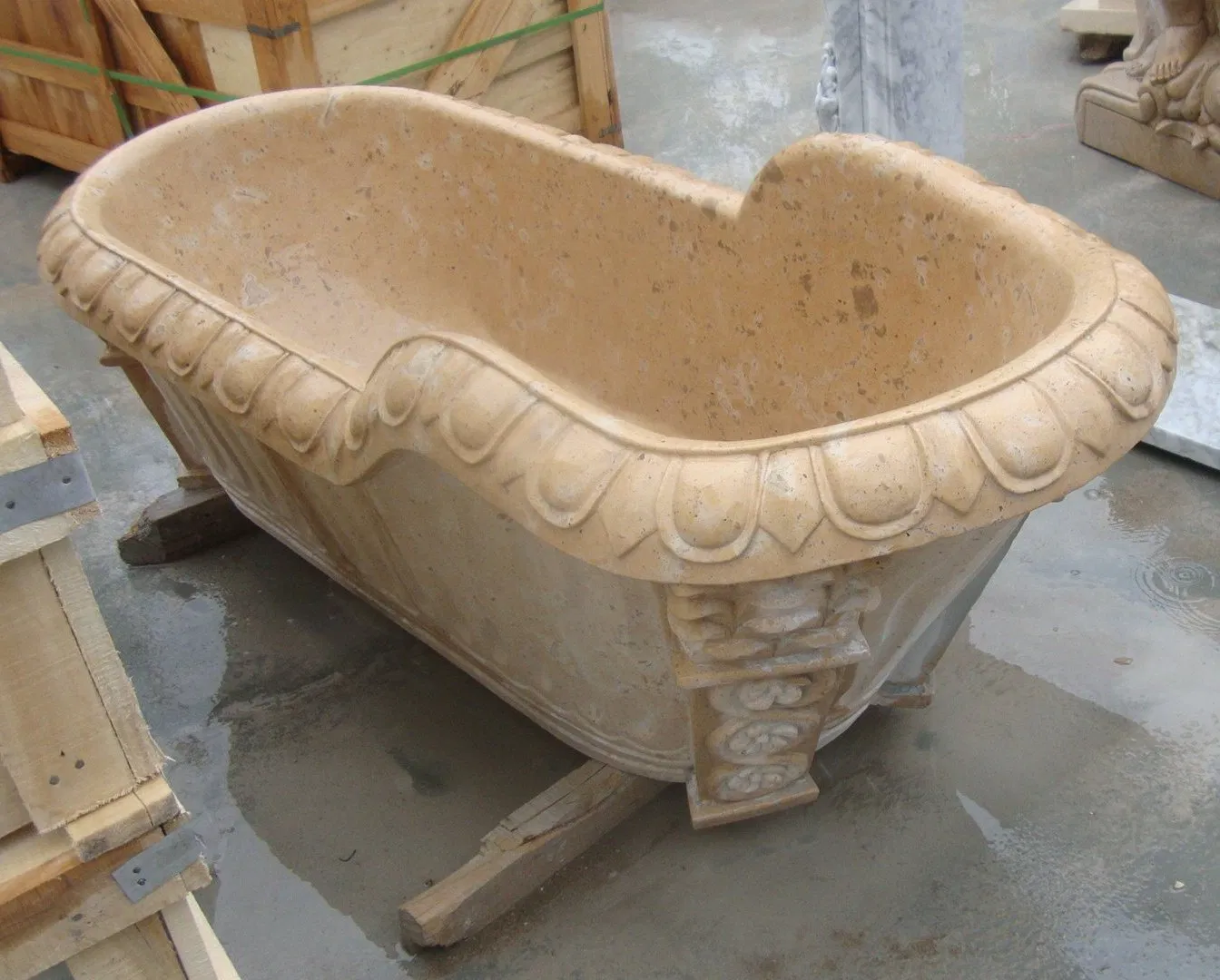 Мраморная ванна с резной головой льва в европейском стиле