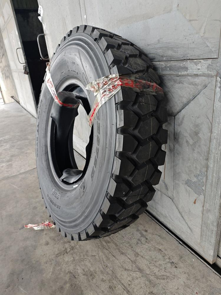 Westlake 24.5-24 900x20 Bias Truck Tire