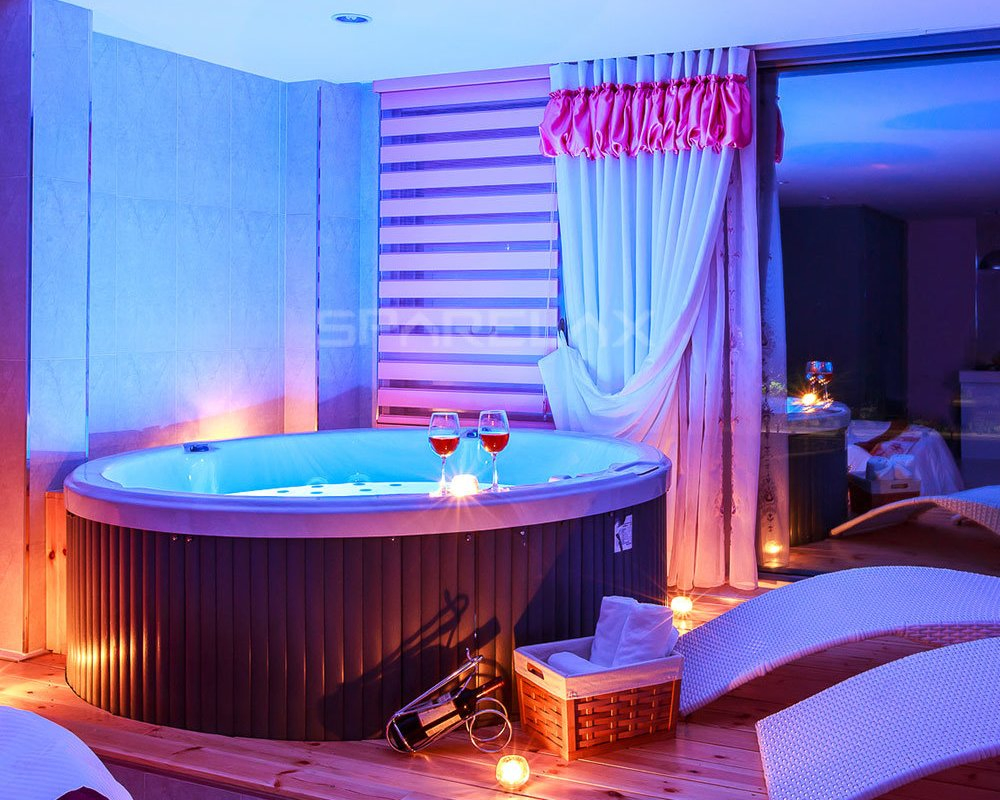 Круглая акриловая ванна Sparelax