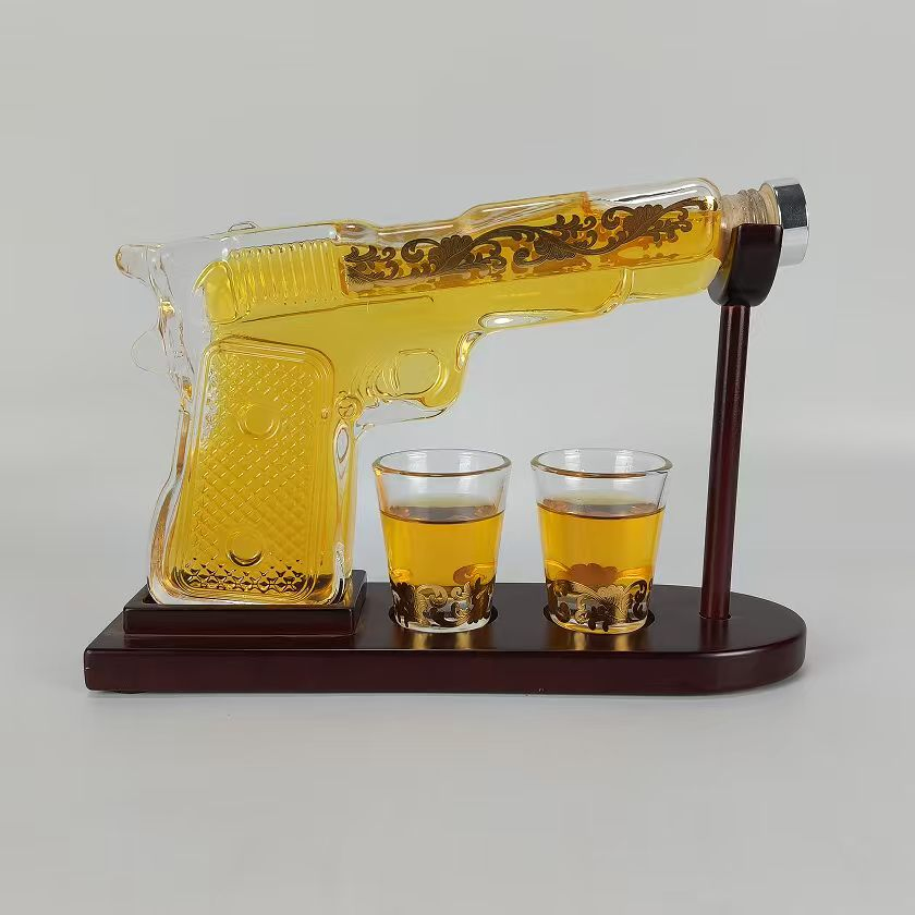 Elegant Gold Flower Design Glass Decanter for Home Bar