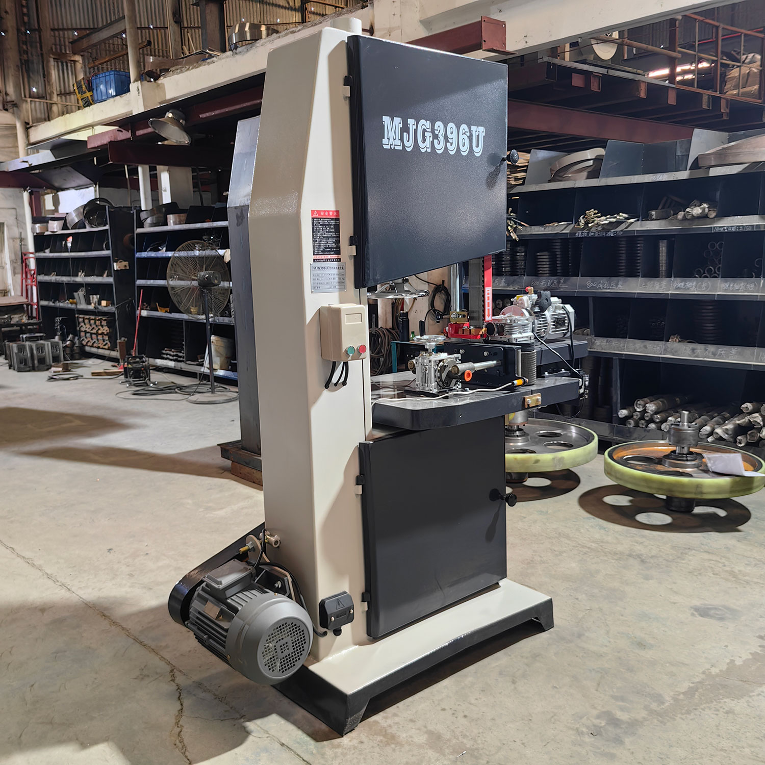 Ленточная пила по дереву вертикальная MJG396U