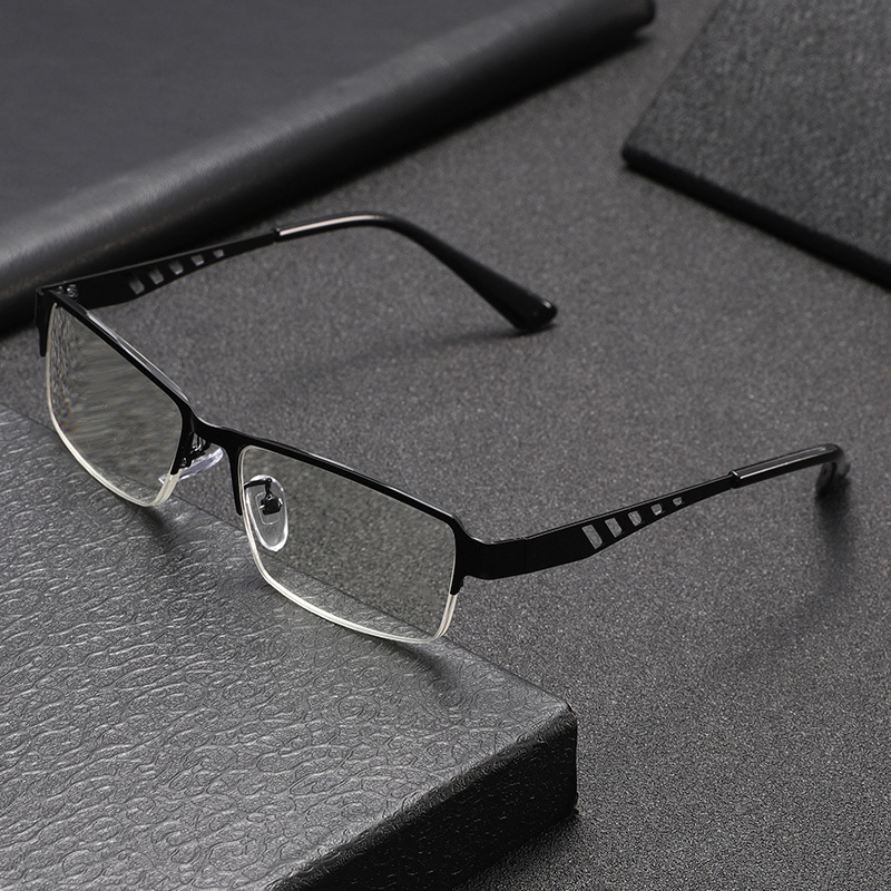 The Latest Lightweight and Thin Steel-Framed Reading Glasses