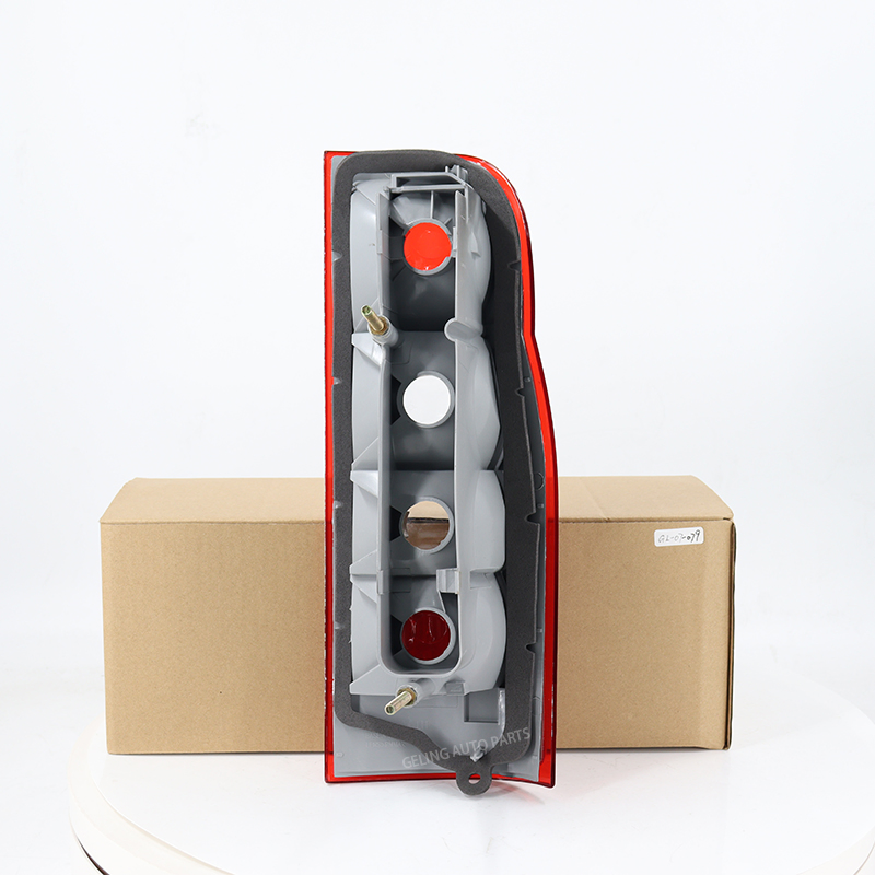 Задний фонарь Ford Transit 2000-2006