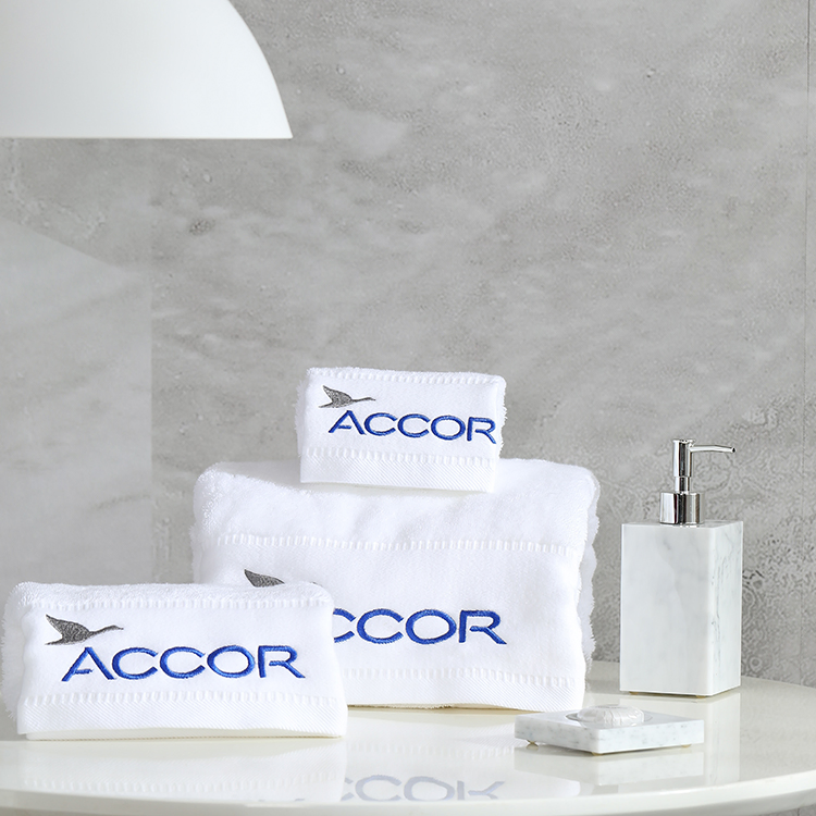 Embroidery Ecofriendly 5 Star Hotel Cotton Bath Towels