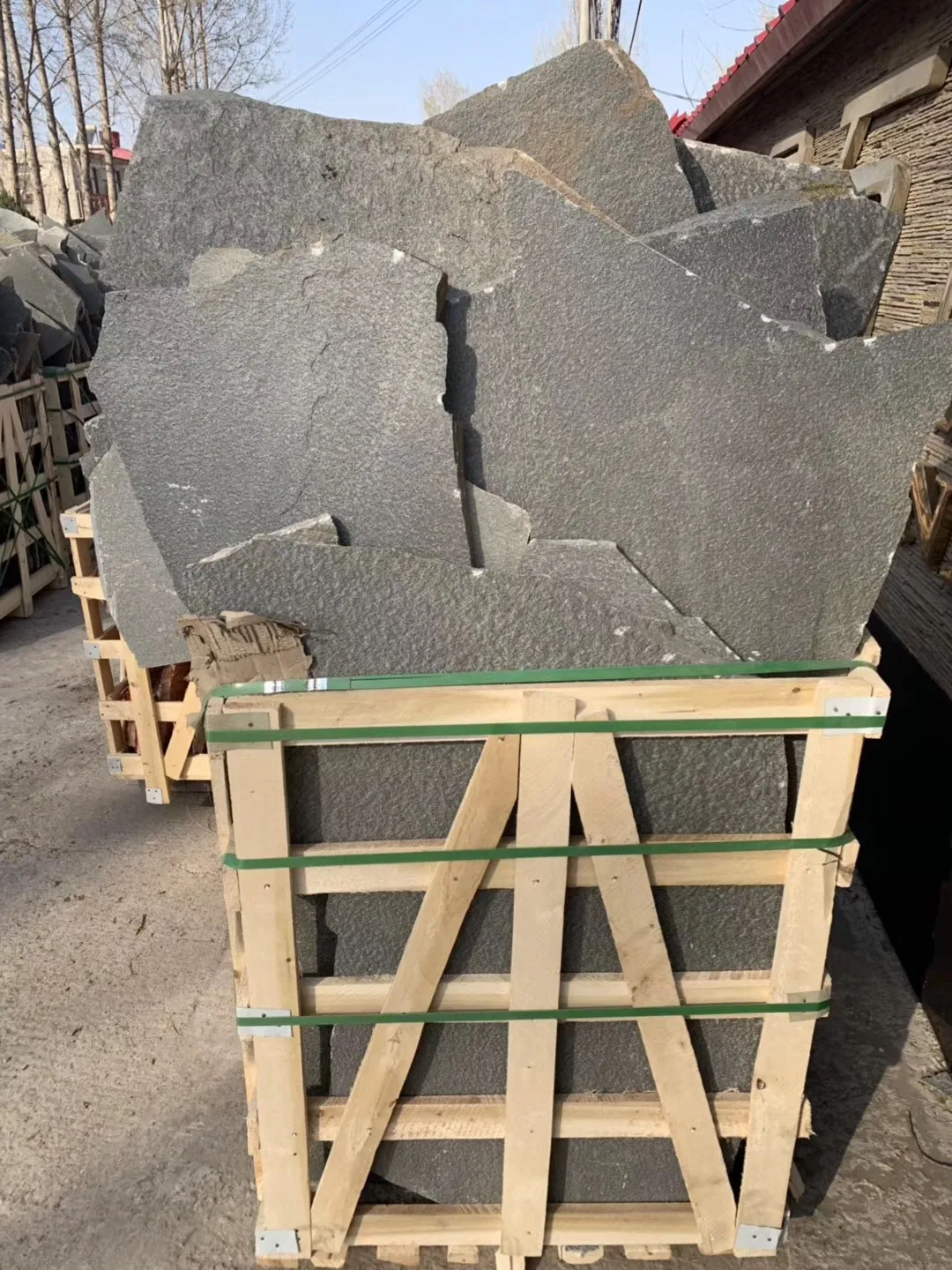 Wholesales Black Slate Irregular Garden Stepping Stones for Landscaping