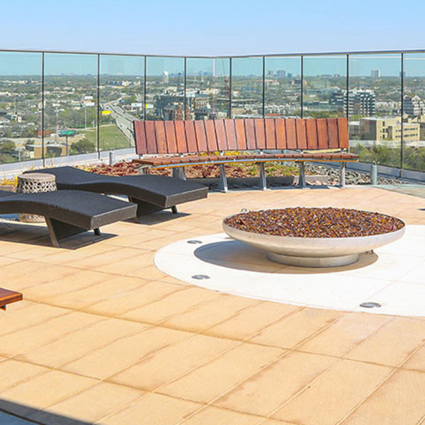 High-Quality Aluminum Glass Railing Systems U Channel Frameless Glass Railings