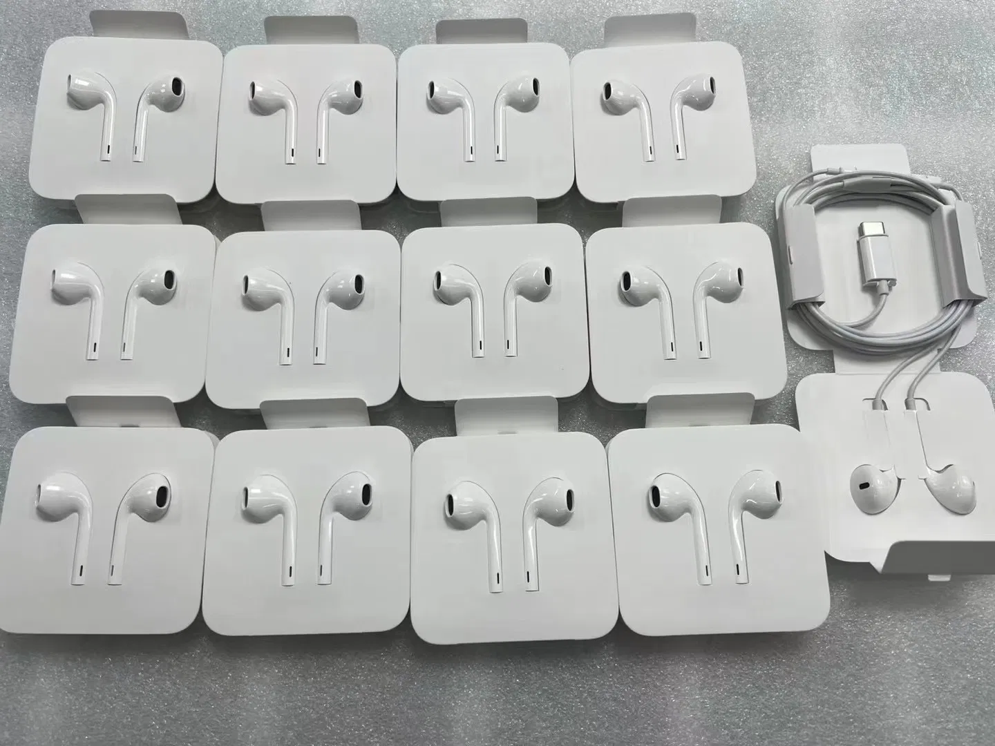 2023 New Release Wired Earpods USB-C Connector in-Ear Earphone for iPhone 15 PRO Max
