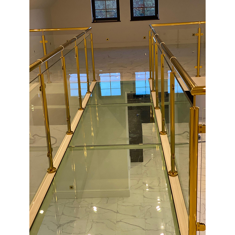 Modern Design Stainless Steel Railing with Gold Tempered Laminated Glass Railing Post for Buildings