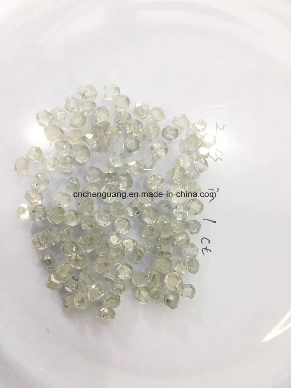 Белый синтетический алмаз HPHT/CVD крупный оптом