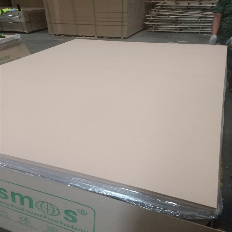 High Quality 15mm/18mm Waterproof UV High Gloss Melamine Veneer Laminated Raw Plain MDF Fiber Board for Furniture and Decoration