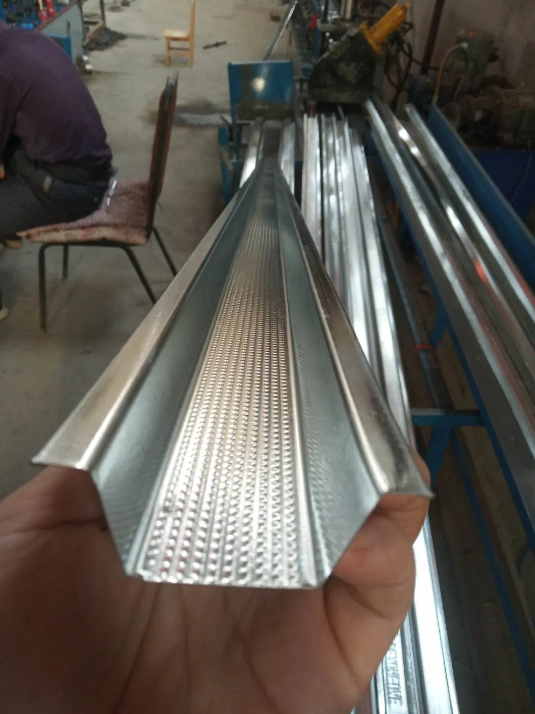 U Type 25 Gauge Steel Frame Keel Hat Channel Steel Stud Track Ceiling Grid for Sound Isolation Clip