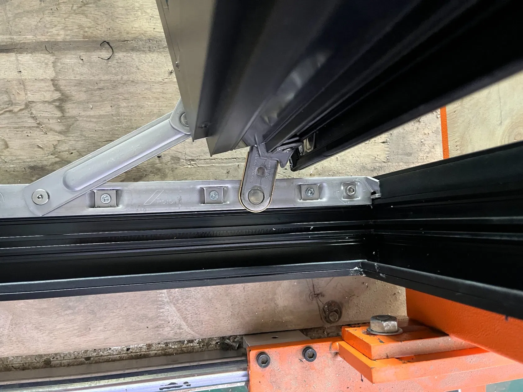 Penjoy North American Popular Space Saving Aluminum Outward Casement Window