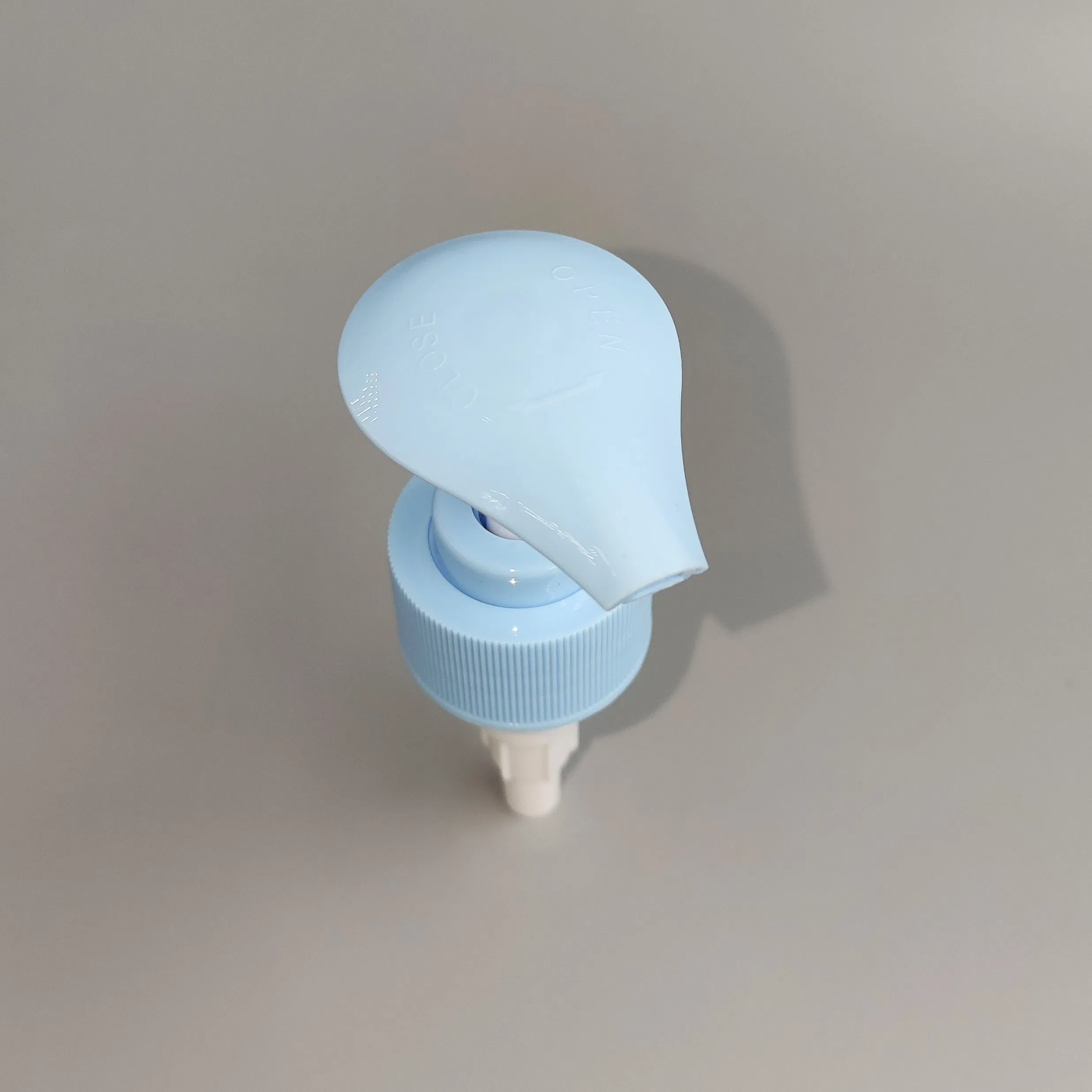 High Quality Sky Blue Ribbed 28/410 Shampoo Lotion Pump