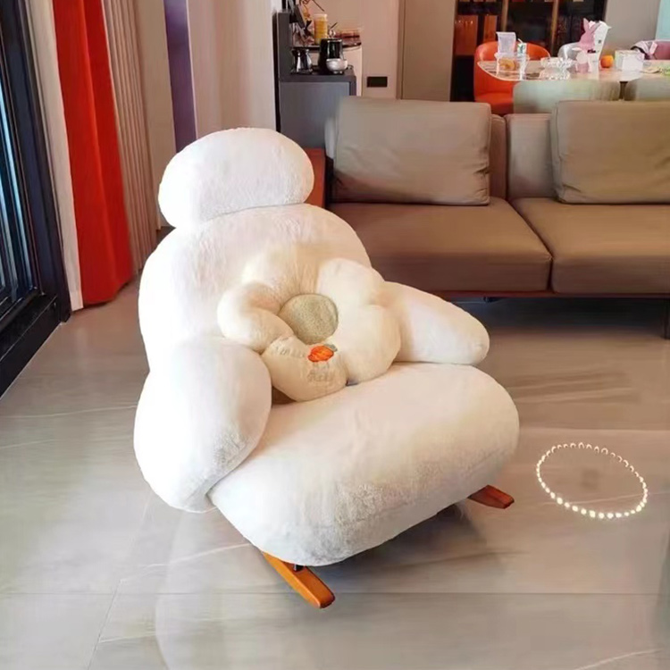 Кресло тканевое с пуфиком меховым комплект