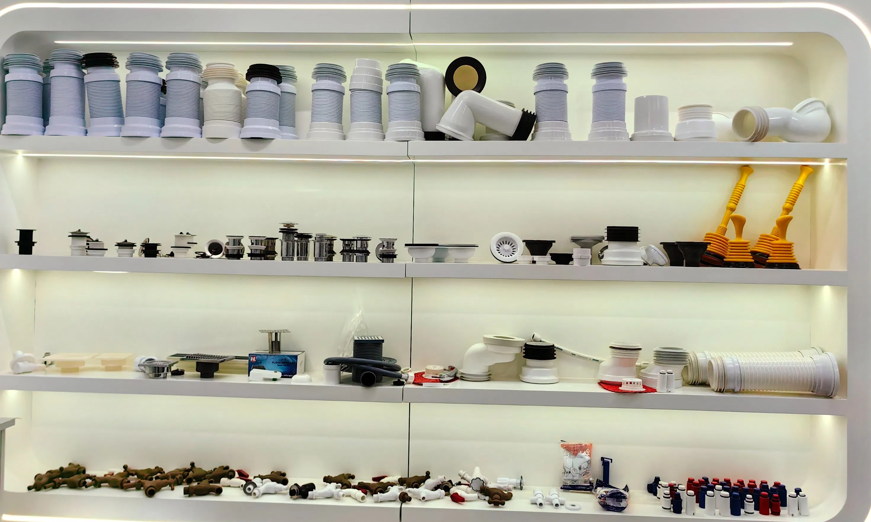 Premium 1/2'' White Plastic Faucet - Leak-Proof Design for Household Use