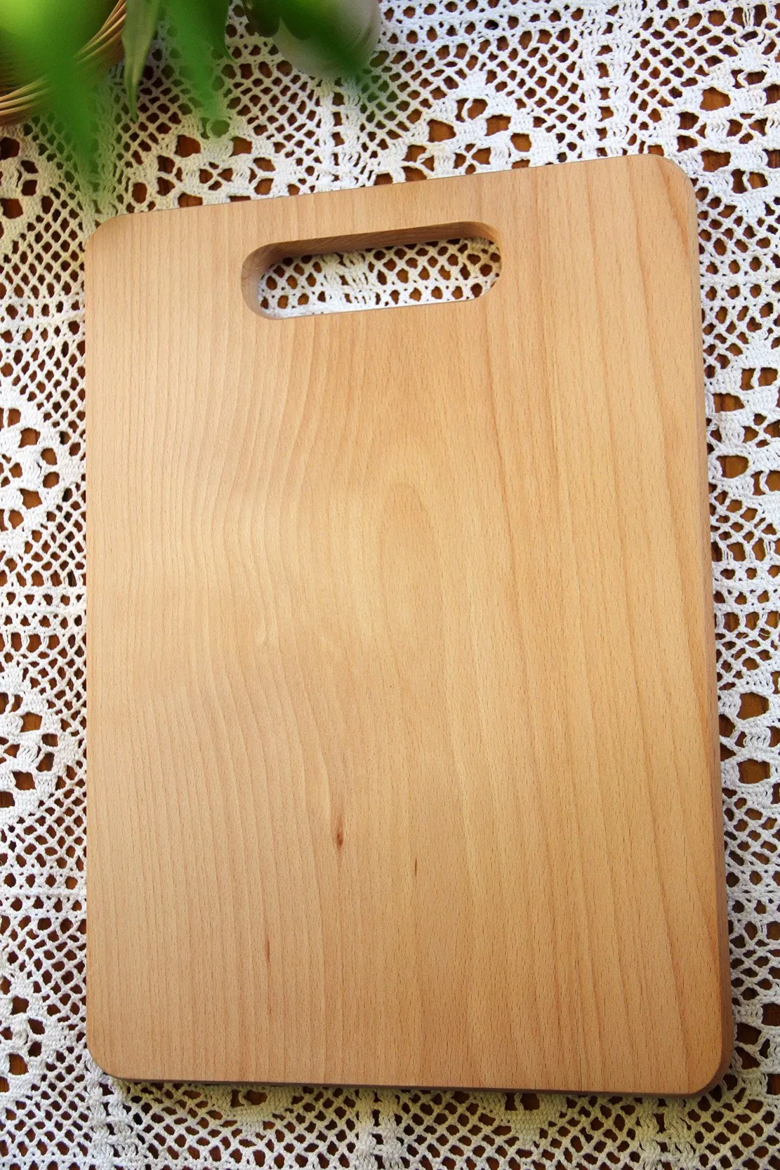 Разделочная доска из массива бука с ручкой 37x26 см