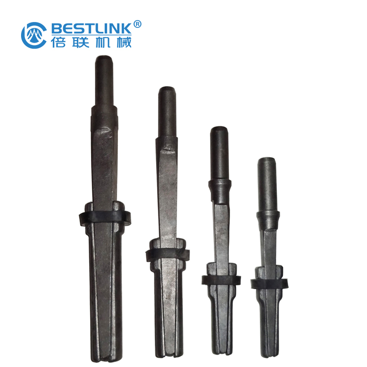 Blocks Squaring and Splitting Hammer Driven by Compressed Air