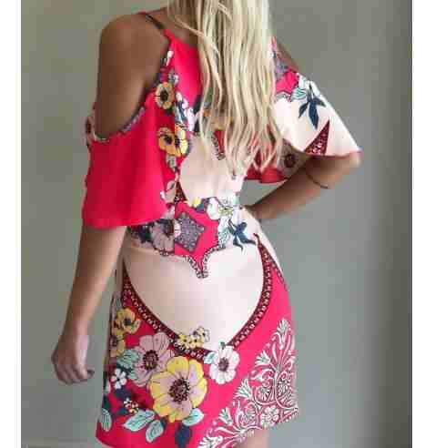 Одежда женская модная стильная