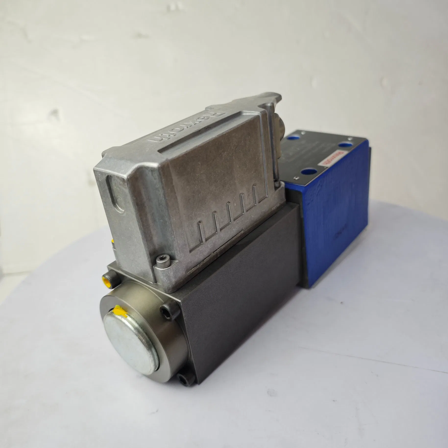 Пропорциональный гидравлический клапан Rexroth 4WRPEH10C4B100L