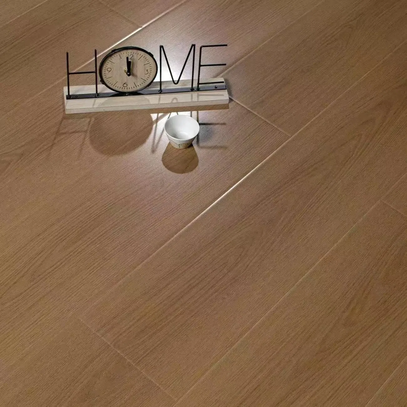 Водостойкий ламинат 12 мм для дома и коммерции