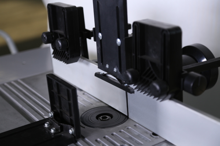 Hot Sale Vertical Spindle Moulder with 2 Extension Tables for Carpentry