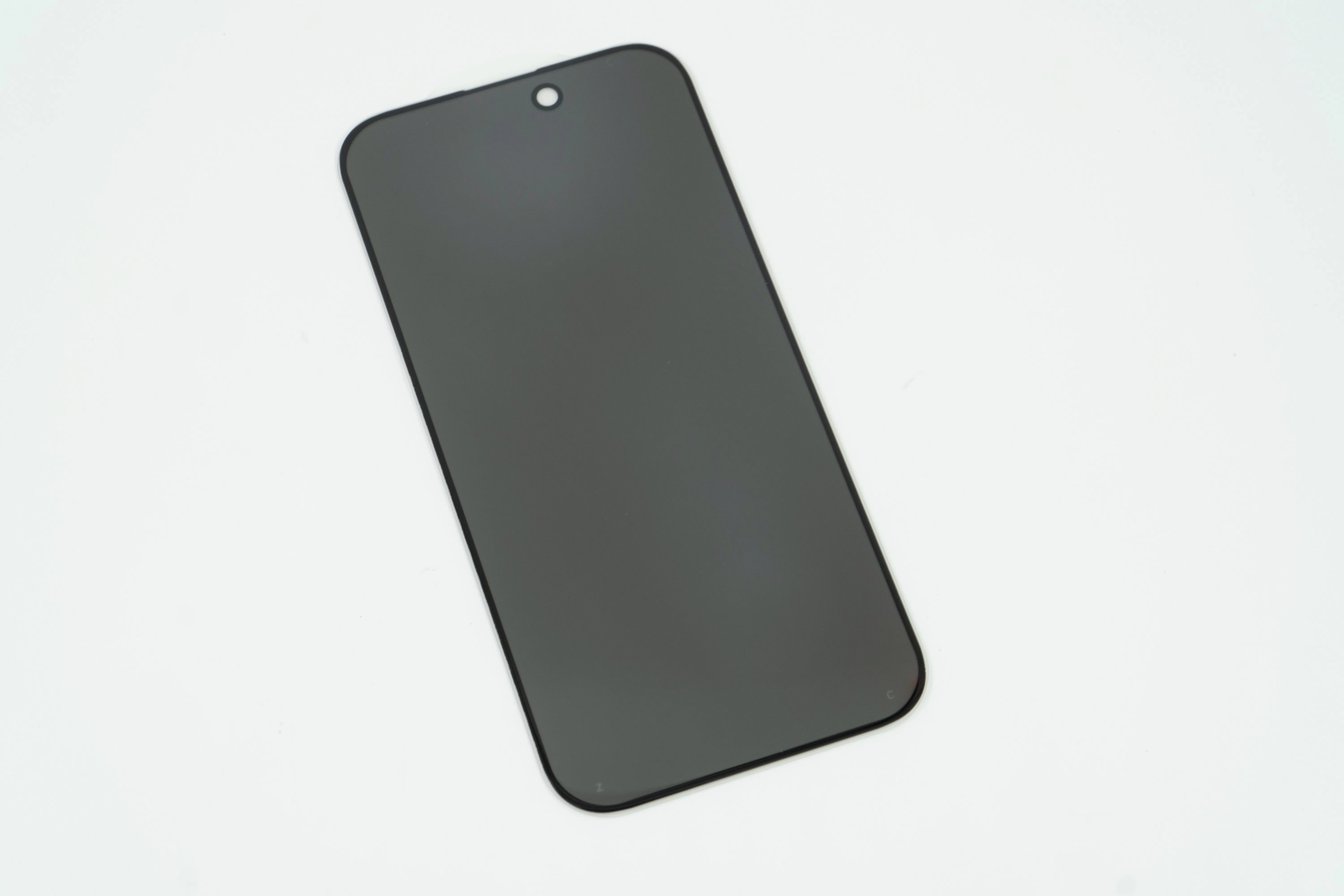 Защитное стекло с приватностью для iPhone 15/15 PRO