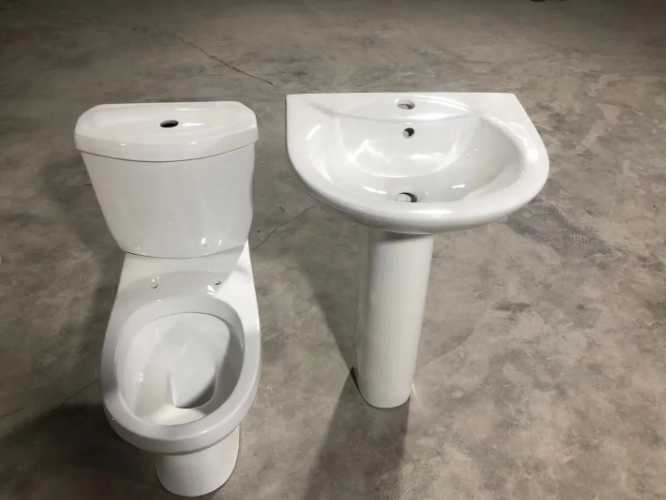China Hot Sale Golden Dragon One-Piece Ceramic Toilet Washdown Wc P-Trap S-Trap Modern Big Body Water Closet Bathroom Toilet