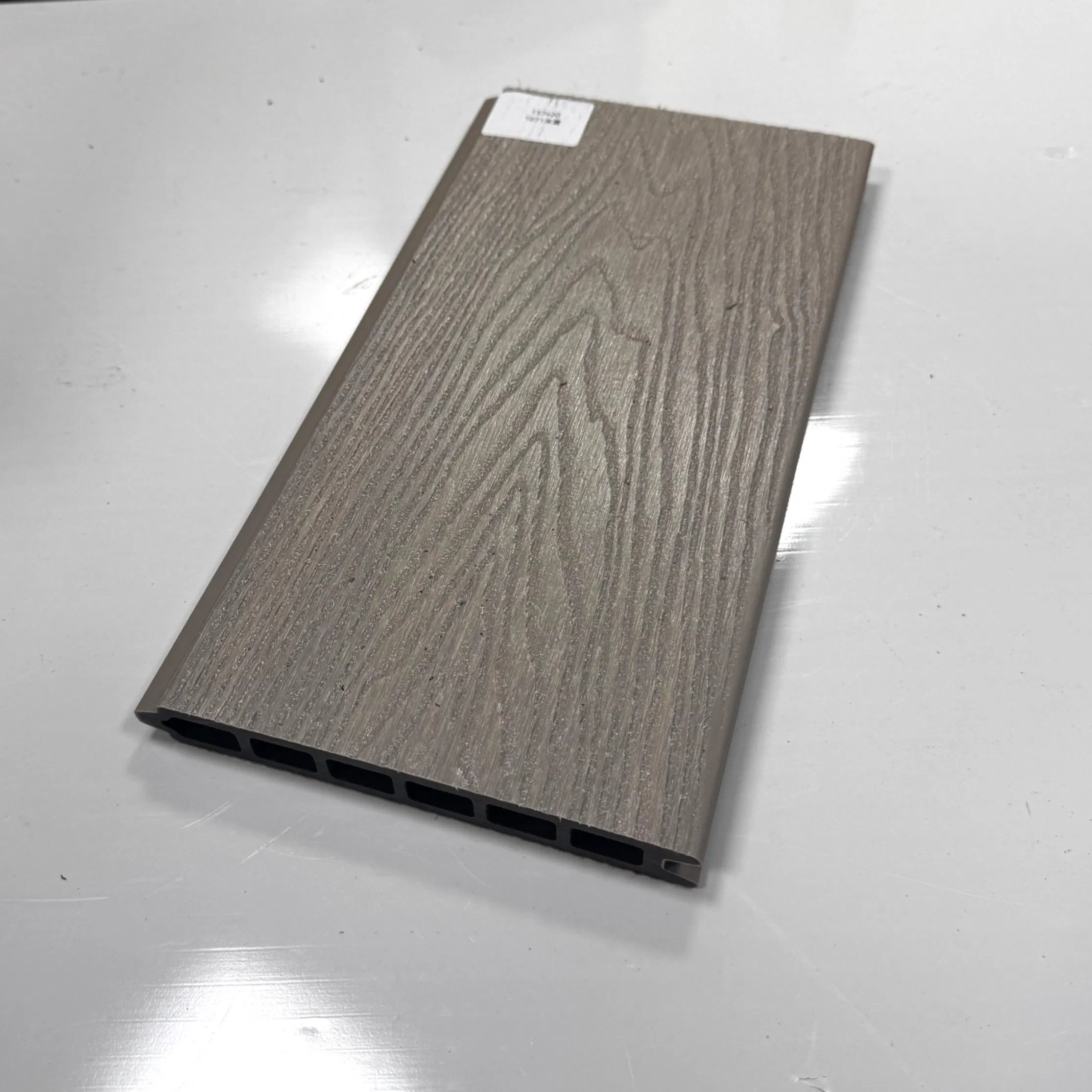 2025 New Product Anti-UV Waterproof Wood Plastic Decking Anti-Slip Outdoor Terrace Floor