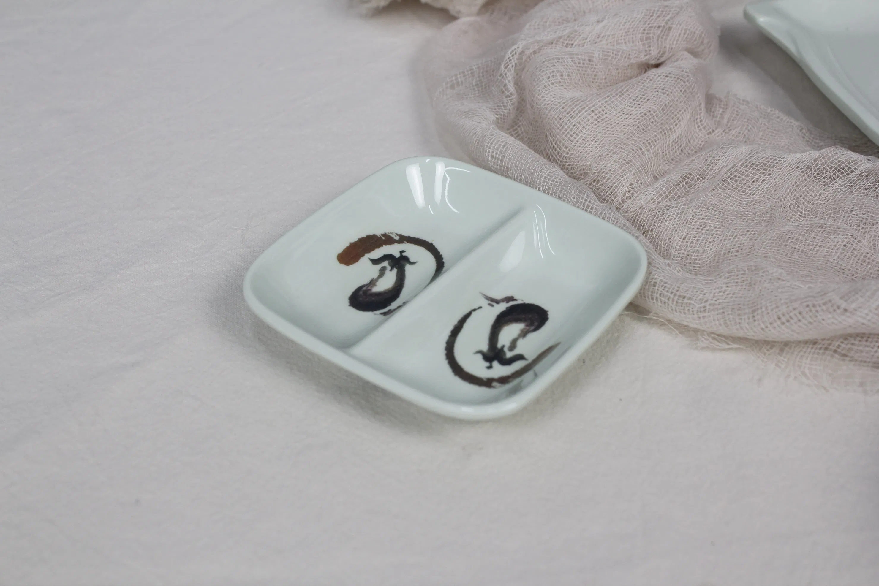 Divided Sauce Plate Melamine Material 2-Divided Sauce Plate Sushi Restaurant Sauce Plate
