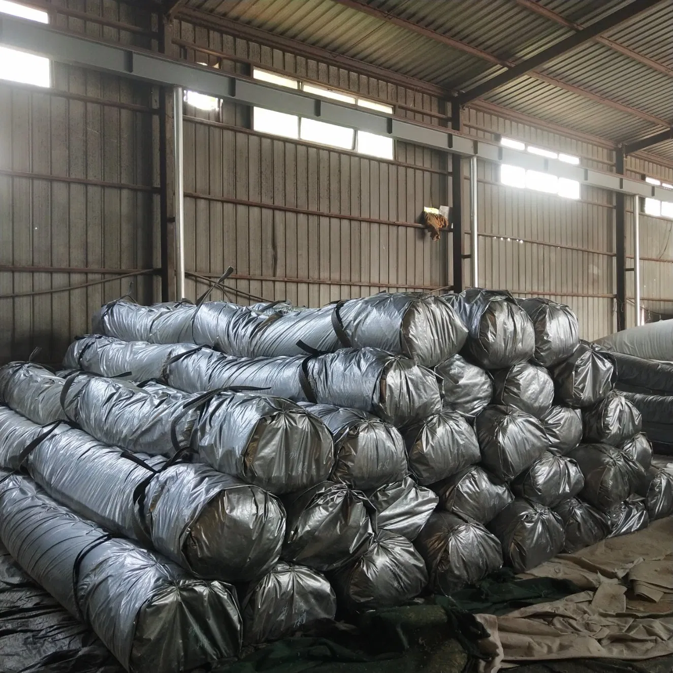 China Hot Sell Bentonite Geosynthetic Clay Liner Gcl for Landfill