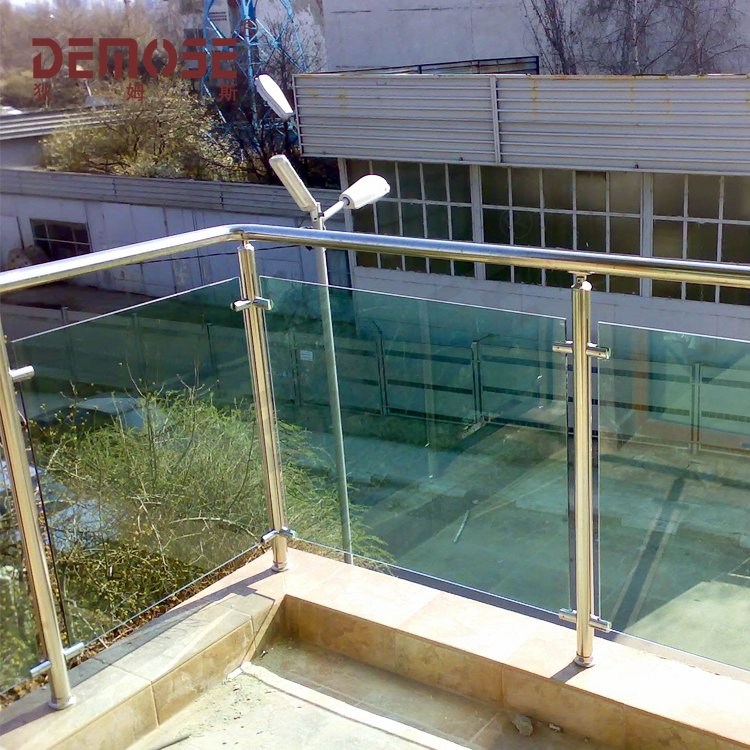 Laminated Safety Glass Guardrail for High-Rise Buildings with Reinforced Brackets Handrail