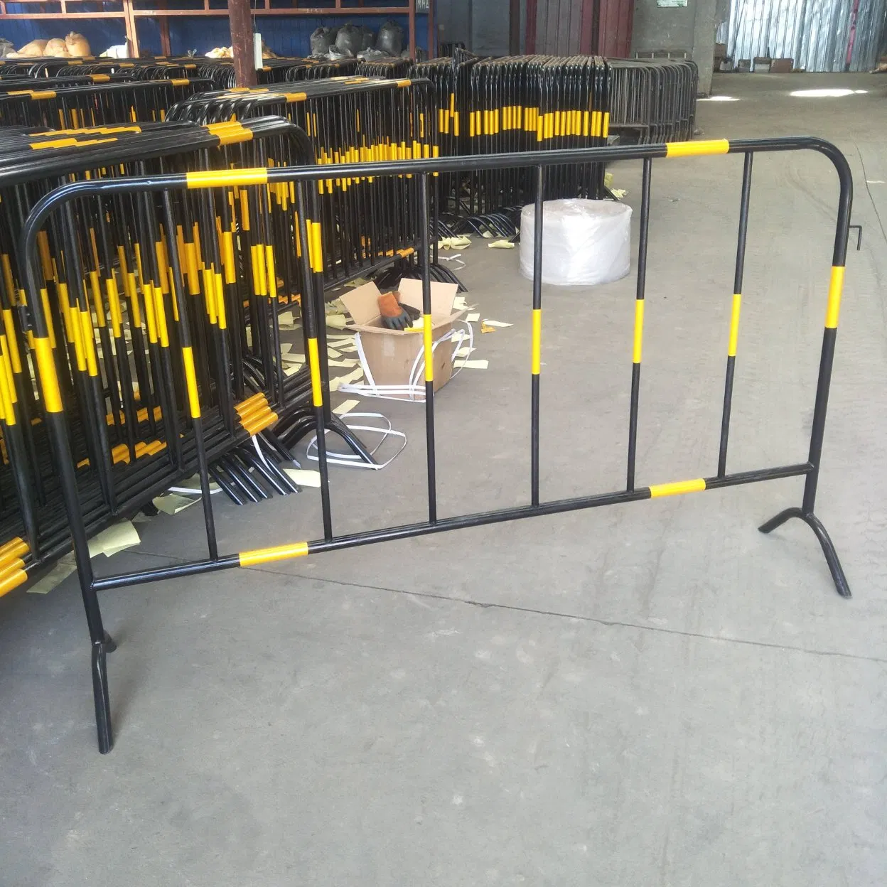 Manufacturer 2m Galvanized Crowd Barrier Crowd Control Pedestrian Barrier