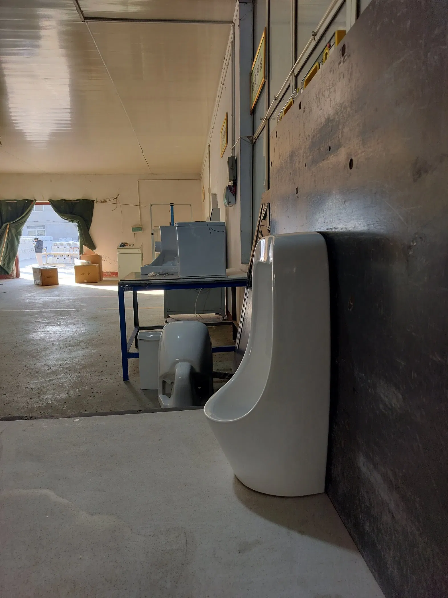 Factory Product Bathroom Ceramic Sensor Urinal Urinal Bowl Toilet Urinal