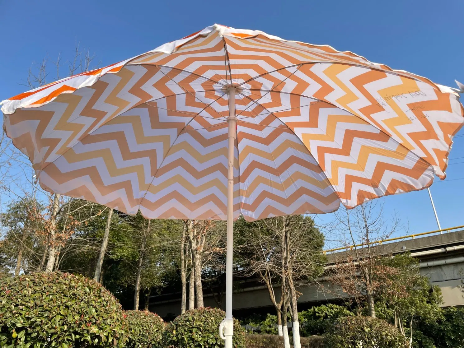 140g Polyester Fabric Outdoor Sun Beach Umbrella