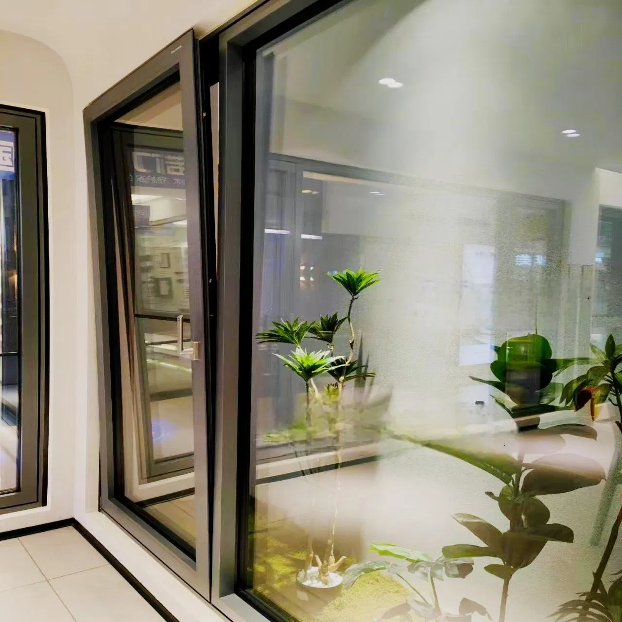 Алюминиевые окна Winstar с боковым прижимом