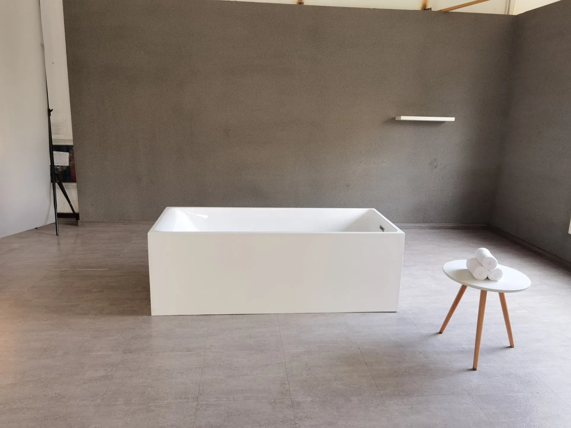 Угловая акриловая ванна Freestanding с функцией SPA