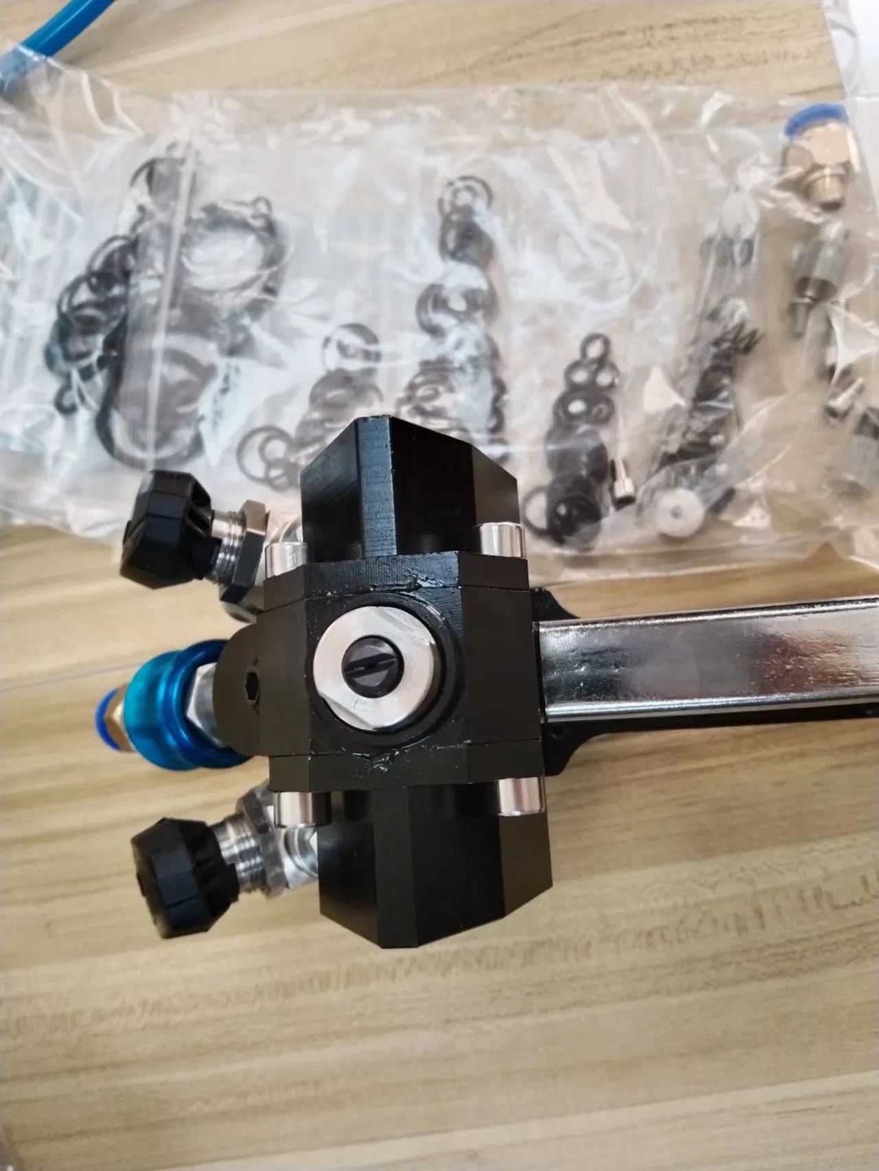 Пистолет для нанесения ПУ пены высокого давления