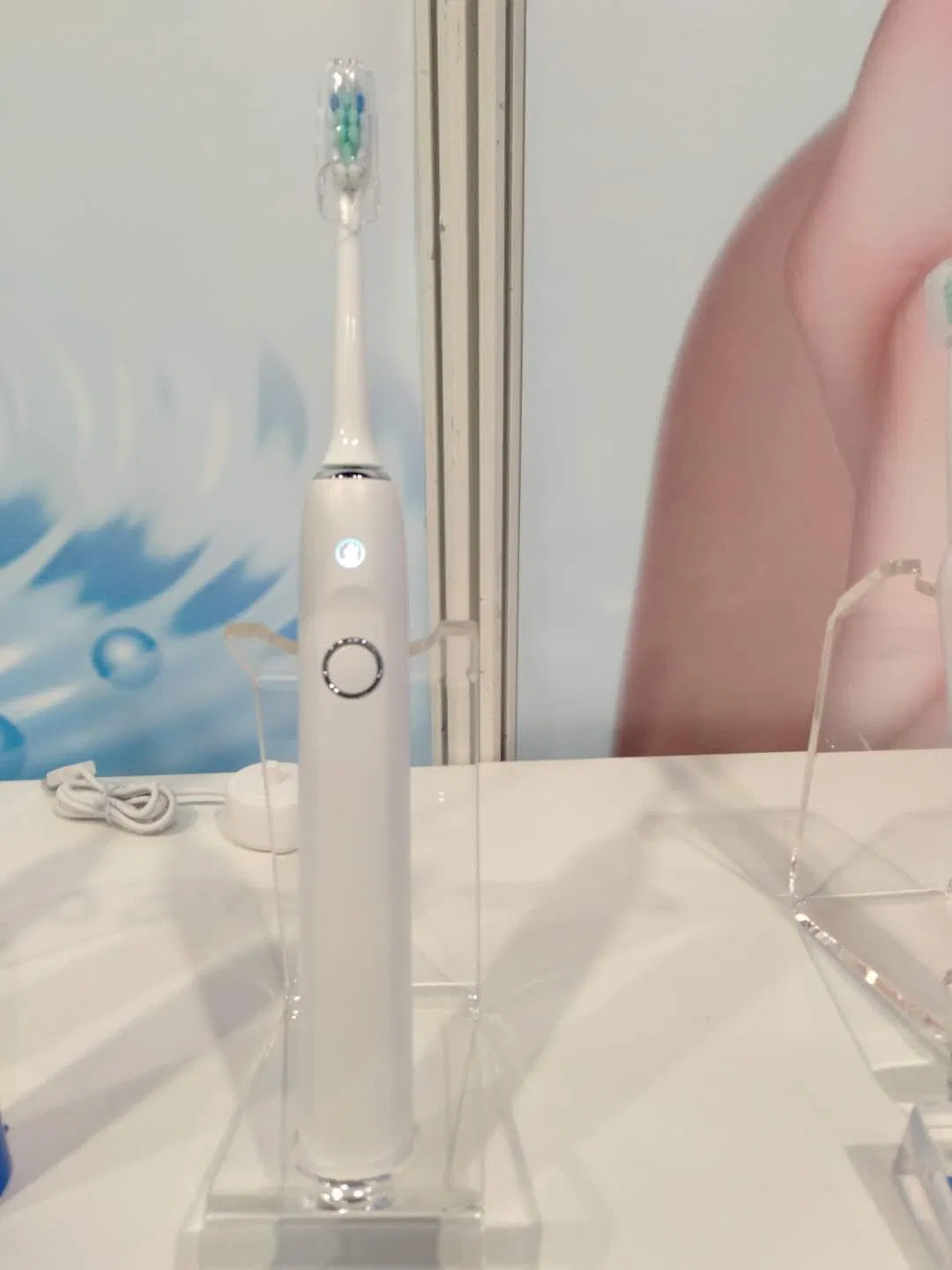 New Sytle Fashion New Year Gift Wireless Rechargeable D7 Sonic Toothbrush Electric for Adult 5 Mode