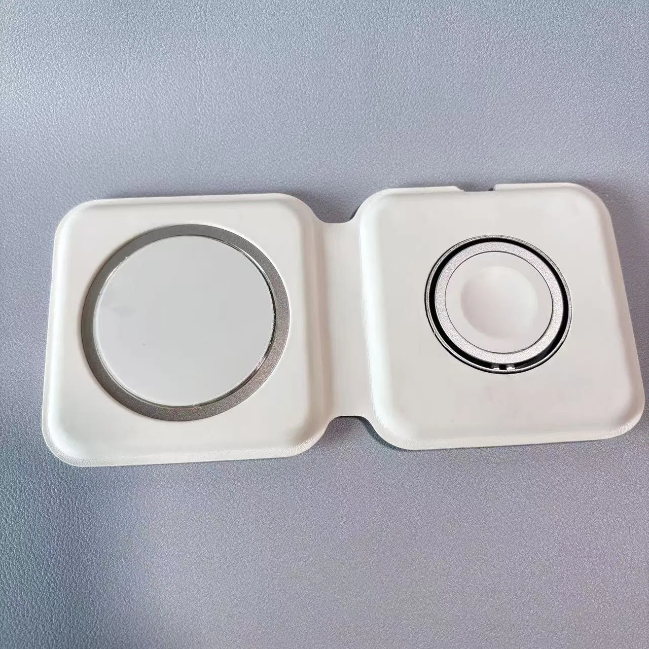 High Quality Magsafe Duo Charger, Built-in Flexible Folding Stand, Supports Fast Charging of Mobile Phones and Watches, Fast Charging Does Not Damage The Device