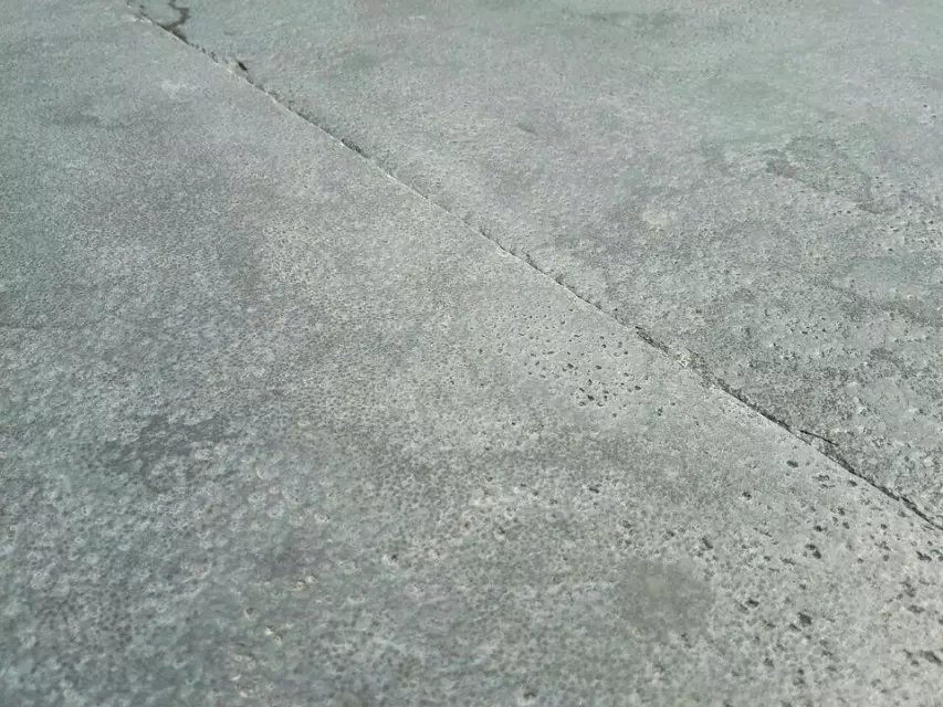 Building Material Natural Limestone Leathered/Honed/Tumbled Bluestone for Floor Tiles and Paving Stone and Wall Cladding/Facade