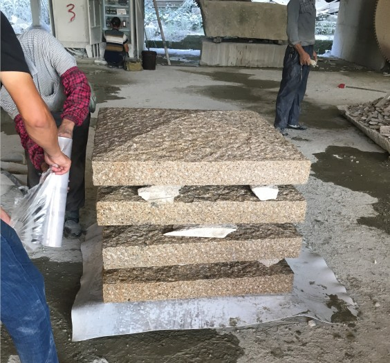 G682 Picked Granite Stone Pillar with Cap