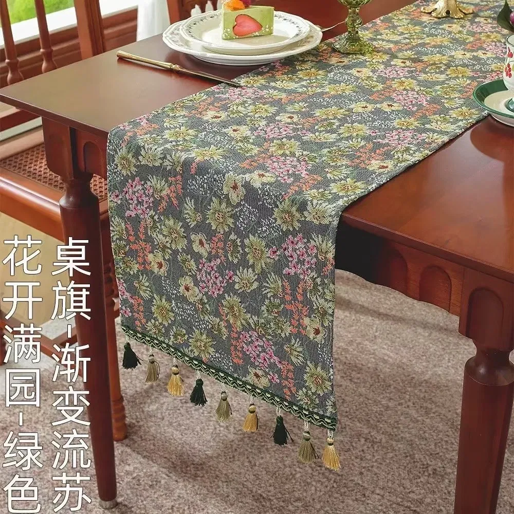 Christmas Jacquard Polyester Cotton Dining Table Runner with Tassels MOQ 10PCS