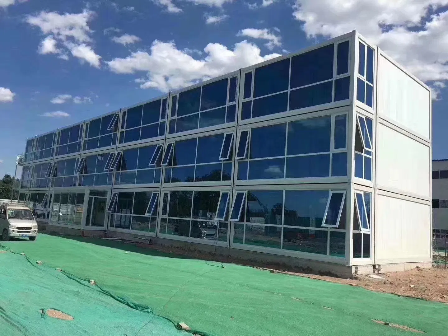 Cusotm Prefabricated Container House Prefab Shop School Mining Camping Gym Apartment Farmhouse Dormitory Bar Guard Office Restaurant Construction Building Home