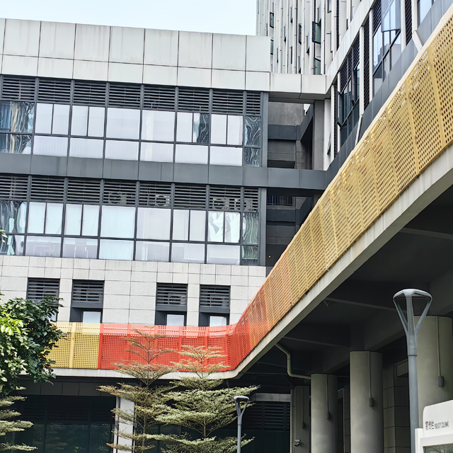 Durable Metal Fence Solutions for Outdoor Spaces and Balconies