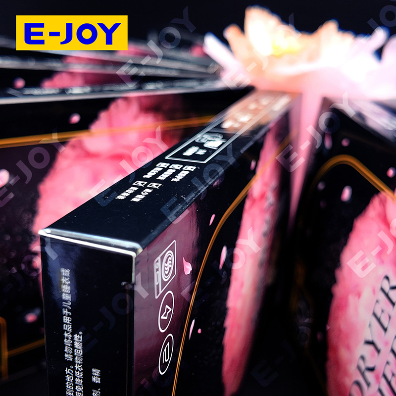 Wrinkle-Reducing Fabric Softener Dryer Sheet Infused with Refreshing Scent Dryer Sheet