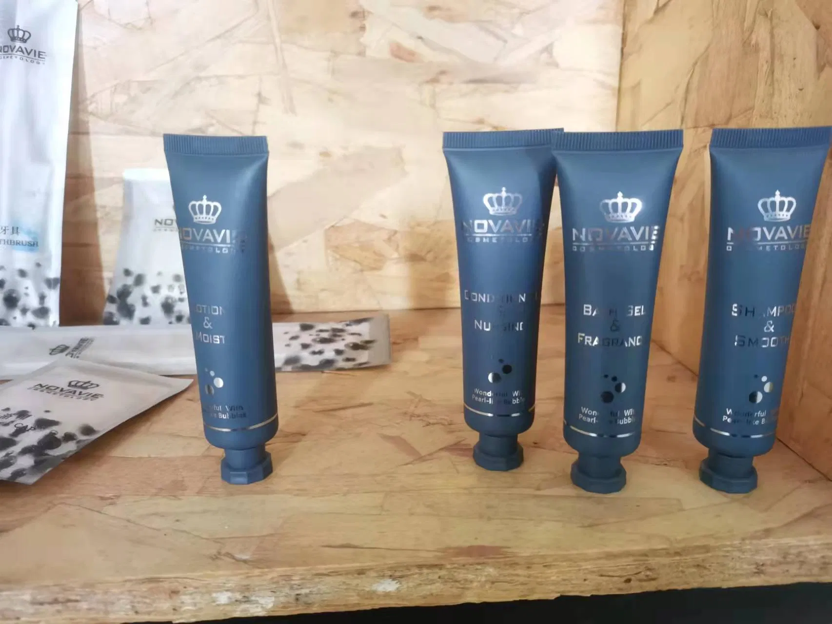 Wholesale Squeezer Plastic Empty Aluminum Hotel Cosmetic Tube 02